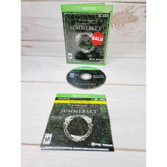 The Walking Dead: Season Two & The Elder Scrolls Summerset (Microsoft Xbox One) - Picture 2 of 13